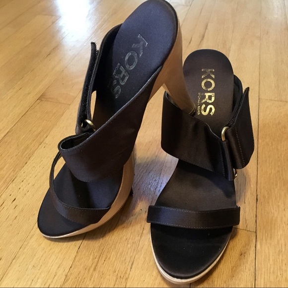 KORS Michael Kors Shoes - KORS MICHAEL KORS Women’s Wood Heeled Sandals 👡